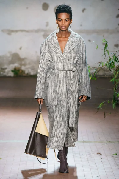 Look 37